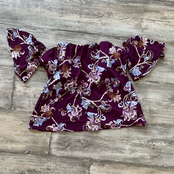 NWT Off-The-Shoulder Floral Printed Top - Picture 3 of 7